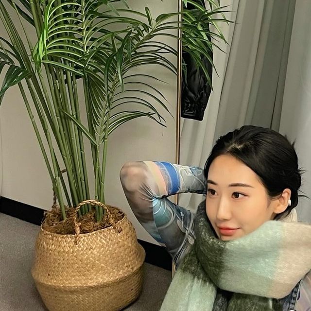 @rb_fl_ on Instagram: "머플러 애정해🧣..🧣❤️ #광고#롸잇히어#right_here#쇼핑몰추천#머플러#머플러추천#머플러코디"