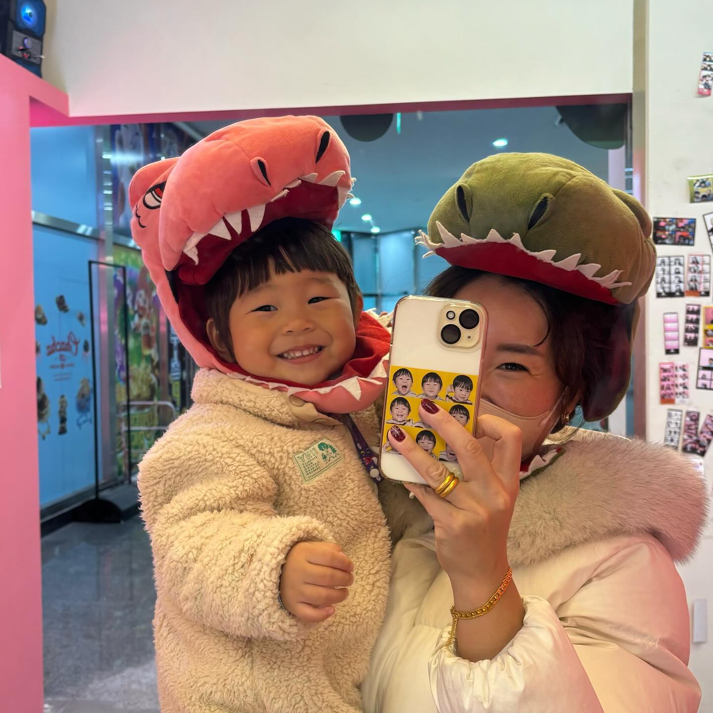 엄마가 되서 행복해
엄마아들로 태어나줘서 고마워 
친구같지만 따스한엄마가될게 사랑해💟