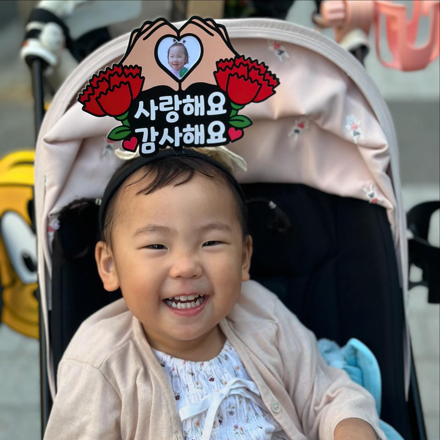 💐

#어버이날

#사랑해딸🩷

변덕쟁이 장똬
아빠,엄마 롤러코스터 태우기 달인
힘들지만 우리집 애교쟁이 여시방구 없으면 살수가없뚀
우리 서아 너무 소중해🥹🩶