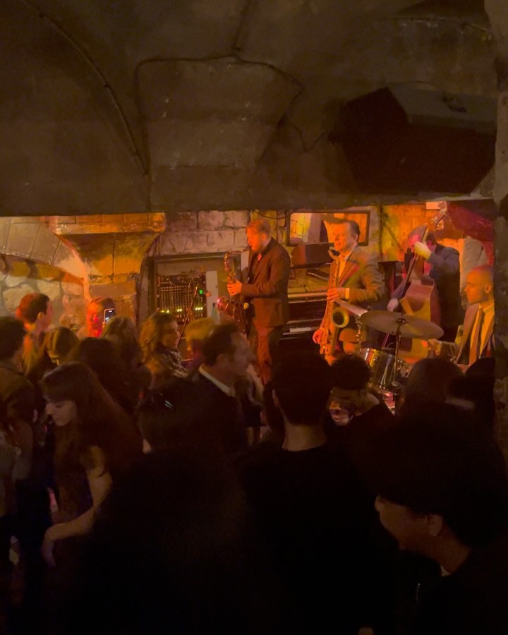 미슐랭 먹은것보다
에펠탑 본것보다
제일 즐거웠던 시간🫶
#paris
#jazzband