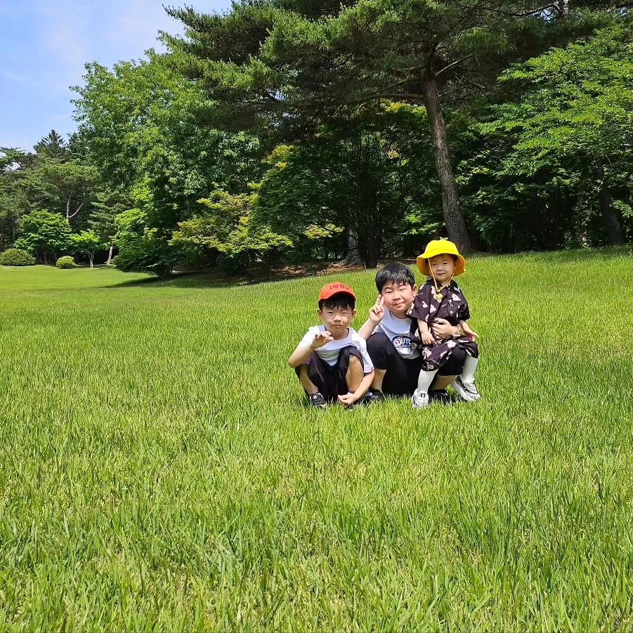 와..... 아동학대급 더위🥵
이날씨에 현충사는 좀 아니지않니 아빠야????