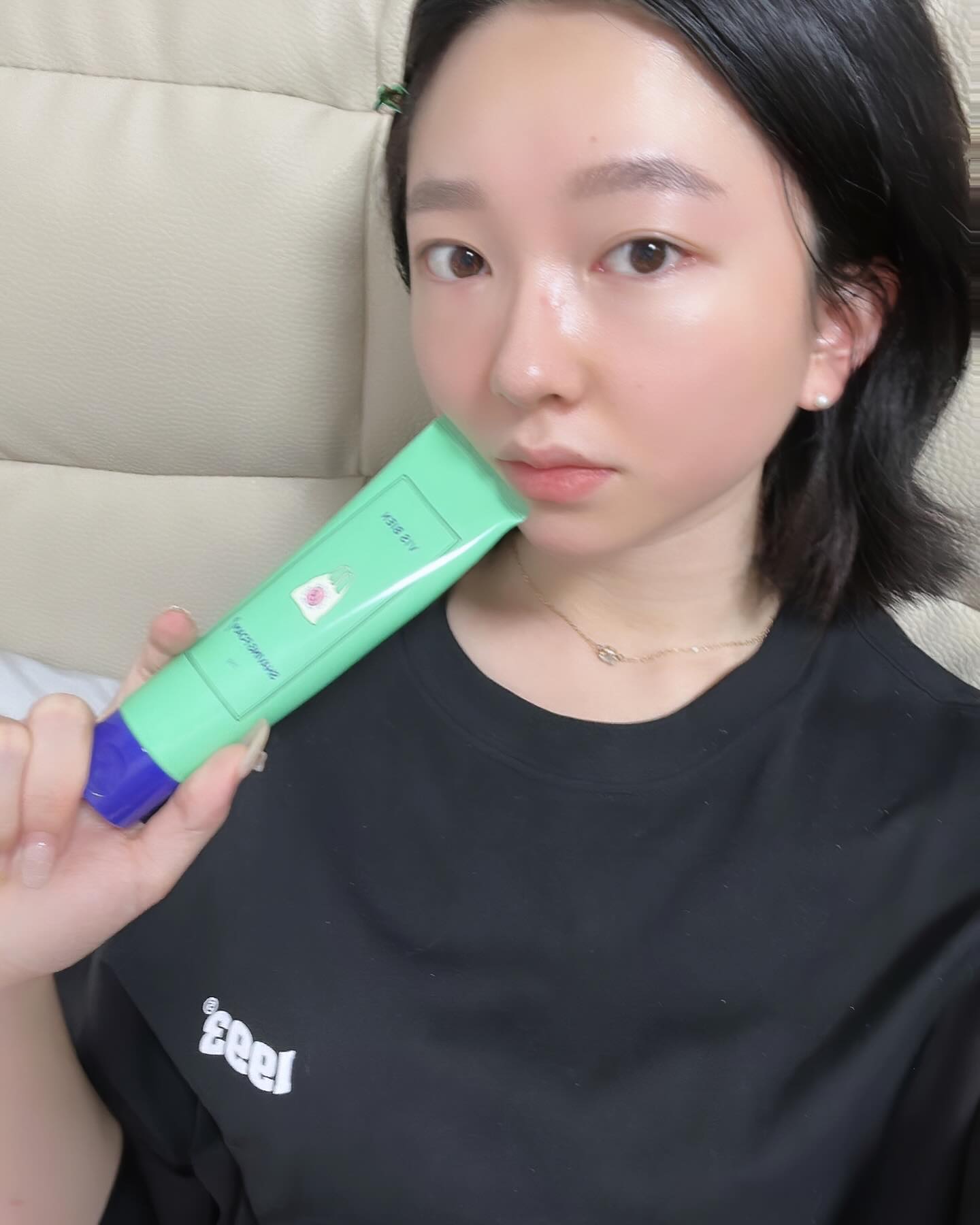 #협찬 면도와 폼을 한번에 ! 코리고의 쉐이빙폼 🤍

좋은 기회로 쉐이빙폼을 사용해보게 되었습니다 ㅎㅎ 

남자들은 항상 면도 따로 폼 따로 하느라 너무 귀찮잖아요 ㅜ 

근데 이 제품은 그 두개를 한번에 할 수 있는 제품이에요 ! 

100% 천연 유래 성분의 수용성 시어버터로 보습 탄력과 자외선에서 피브 보호까지 :) 

너무 완벽한 제품 아닌가요 ㅜ 

남동생 남자친구 아빠등 남성분들 선물로 강추 드려요 !! ㅎㅎ 

이 제품이 궁금하시다면? ->
https://smartstore.naver.com/colligo_visbien/products/10218031474
.
.
.
#택배의여왕 #남자폼클렌징 #쉐이빙폼 #남자수염 #쉐이빙폼 #면도크림