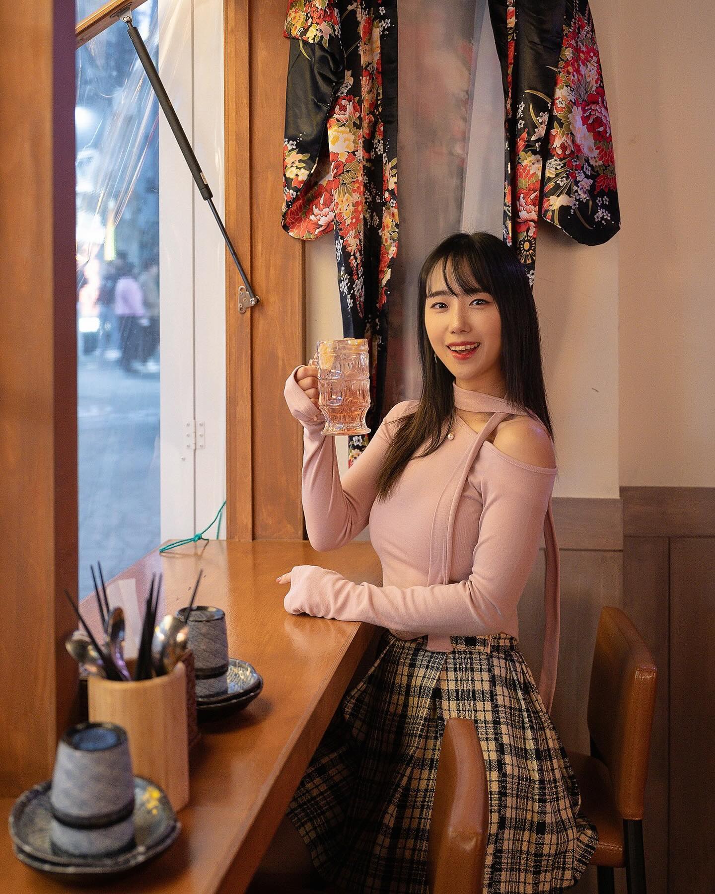 #협찬 #다이닝야경
부산 안주맛집을 찾는다면?🧡

얼마 전 분위기 좋고 맛도 좋은 서면 이자카야
"다이닝야경 서면점"에 다녀왔어요✨

일본풍 인테리어도 감각적이고🇯🇵
특별한 메뉴와 다양한 하이볼 종류들이 있어서
실패 없는 술집이에요👍

제가 고른 메뉴들 모두 다 성공적이어서
N차 재방문을 부르는 곳이었답니다💯🔥

엄선된 국내산 고등어로 요리한 메뉴들이 특히 대표적인데요
제가 방문한 날에는 재료문제로 맛보지 못해 넘 아쉬웠어요🥹
누가 저 대신 꼭 먹어주세요🤣➰

📍다이닝야경 서면점은 서면2번가 만취길에 위치하고 있답니다❣️

#디너의여왕 #서면이자카야 #서면고등어봉초밥 #일본풍술집 #다이닝야경서면점