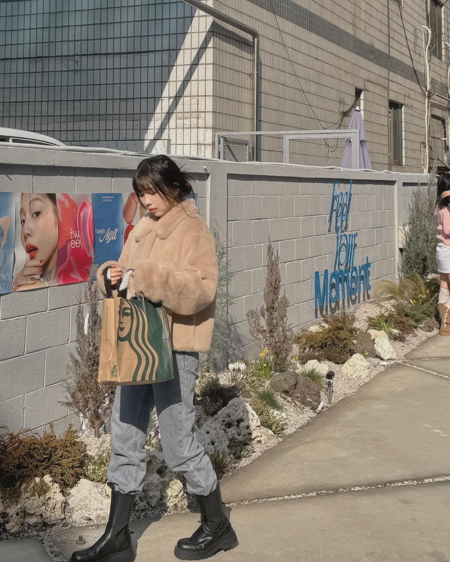 나는 윗아웃이랑 세븐틴을 겟또👙👛