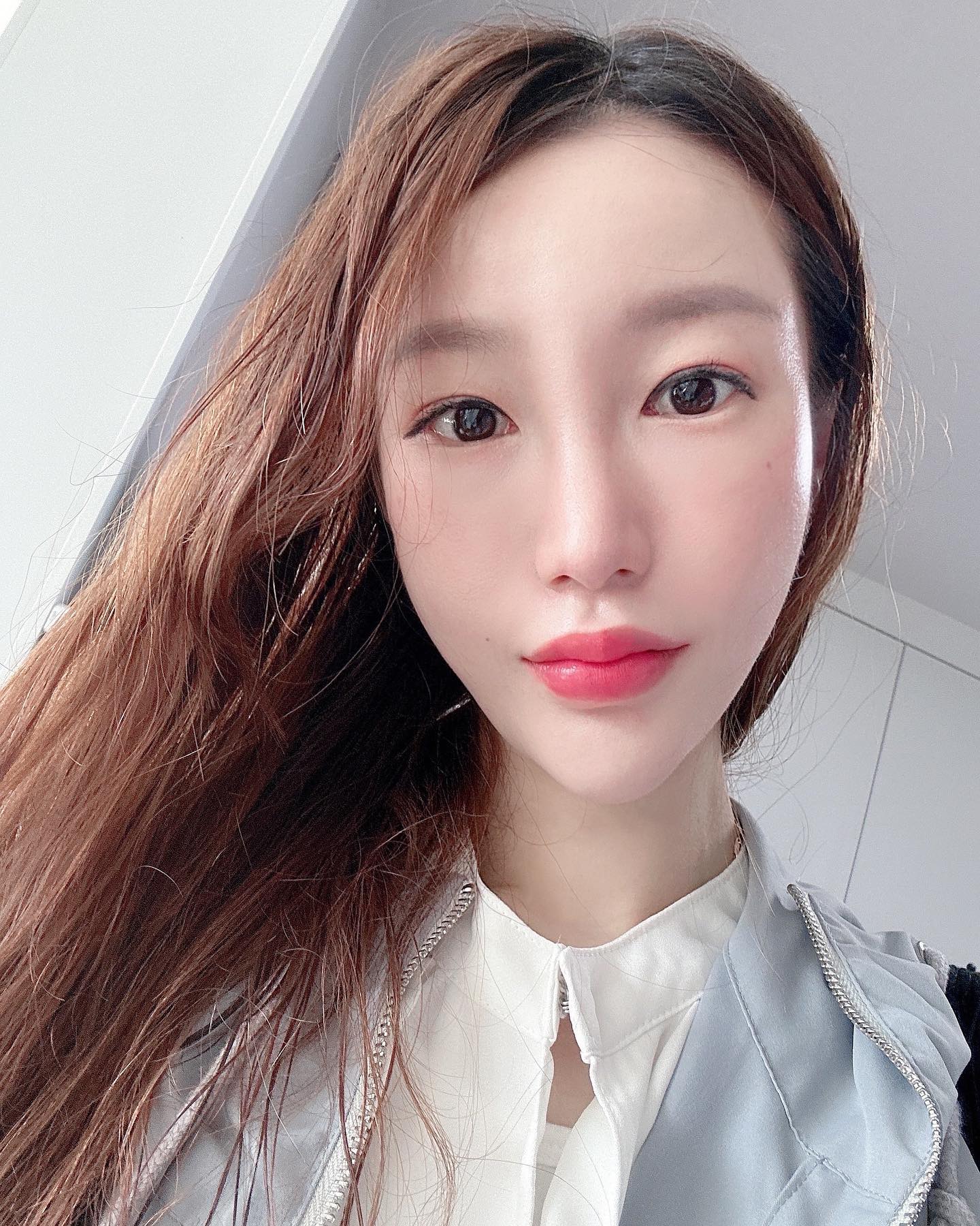 유라요정이 꽤 자주 듣는말..이 관상은..자네 안광은…
그러니까 분위기는 말이지…상견례 하이패스상이야~~ 
이거 유라요정 칭찬으로 생각하면되는거지..?🙄🙄🧚
