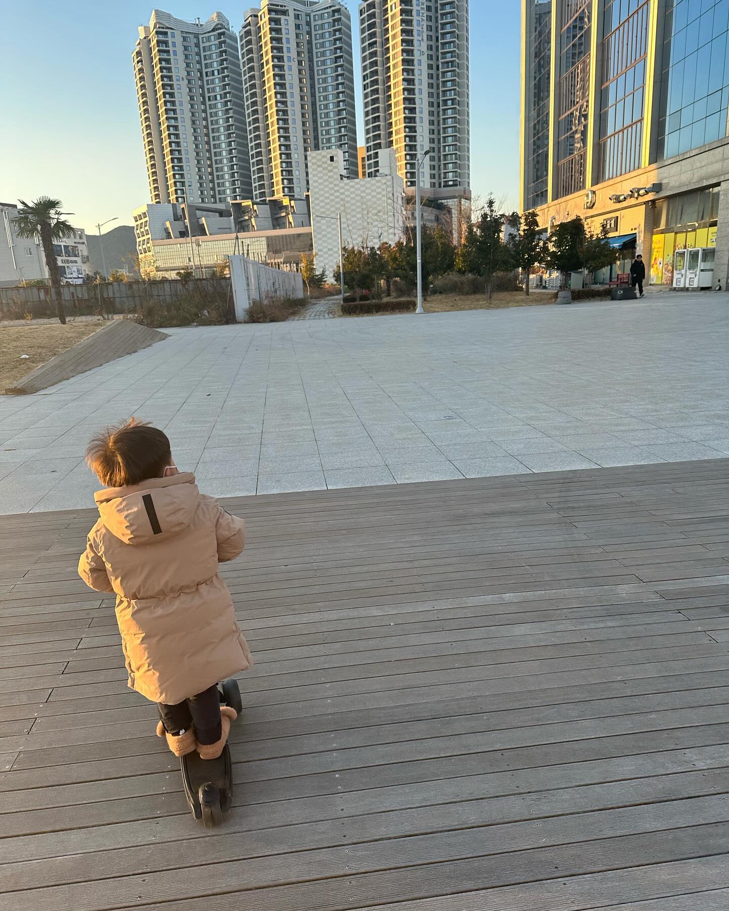 날씨는 추워져도 힘빼는데는 
빠질수없댜!! 
춥지않다고 논다고 난리치다가
기침을 살짝한다..으응 그래
병원가쟈🥲