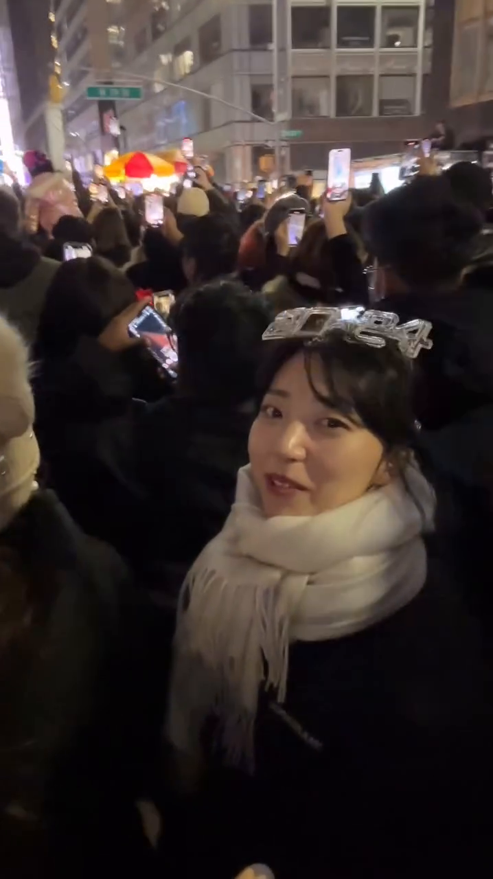 Happy new year 🧸🤍
📍Time Square in New York