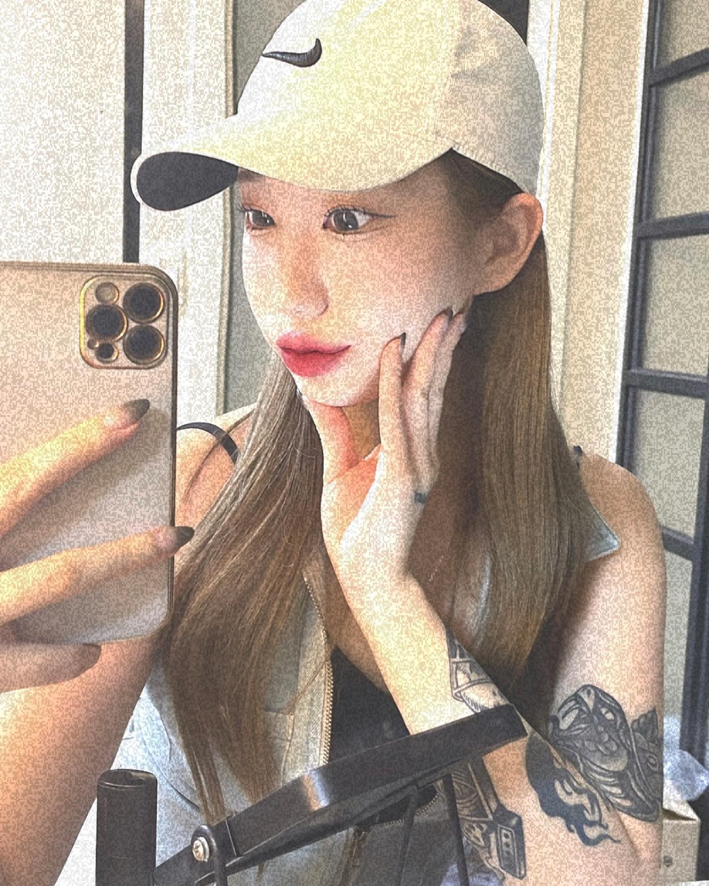 잠이 안옴 인센스 피워놔야징,,

•
•
•
#불면증 #잠이안와