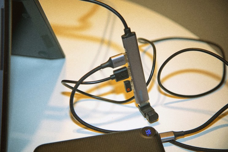 4포트허브 가볍고 튼튼한 탱글우드 에센셜 5Gbps TYPE-C to USB 3.1 4포트 멀티허브