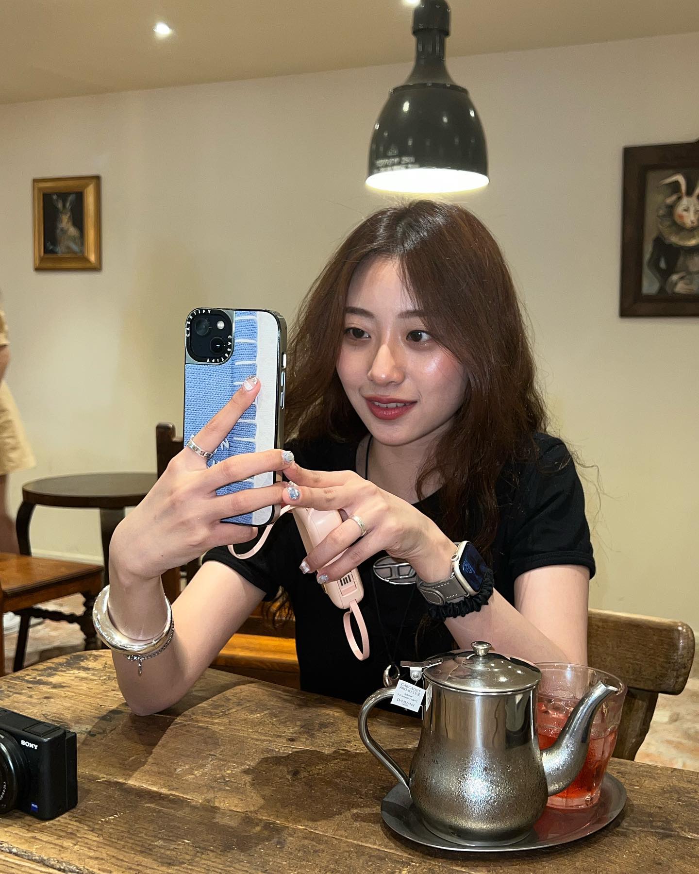 만나면 카메라부터 들이미는 사이🤍