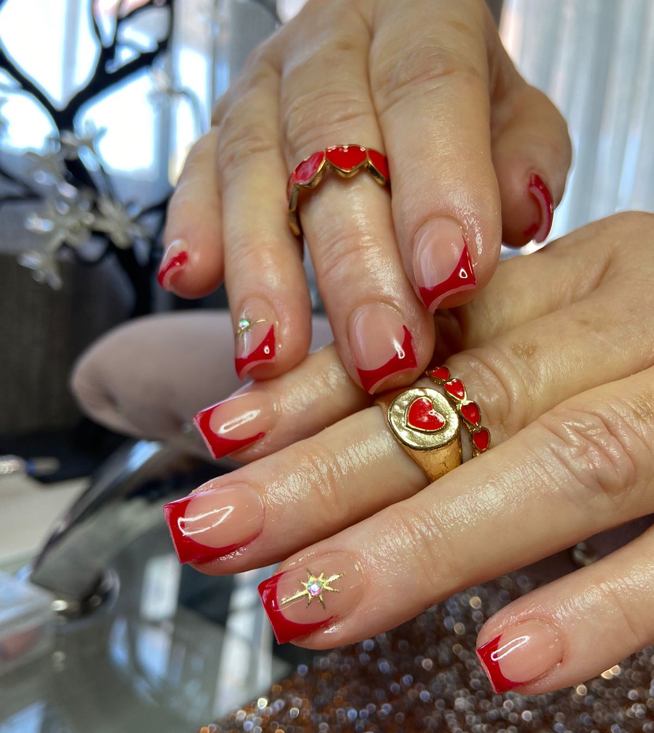 Amamos los pequeños detalles mom_nailsart 💅🏻