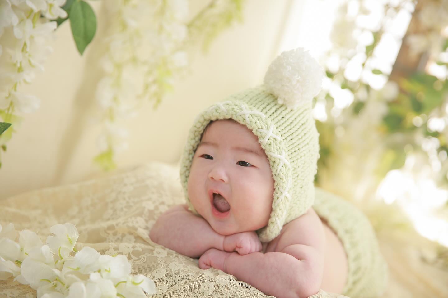 𝐃𝐚𝐲 𝟓𝟎
촬영 내내 울지도 않고 카메라도 잘봐서
작가님들이 깜짝 놀라고
엄마빠도 놀란 50일 촬영🥹

건강하게 쑥쑥 자라줘서 고마워
100일, 돌, 10년, 20년까지
몸도 마음도 튼튼하게 자라줘❤️