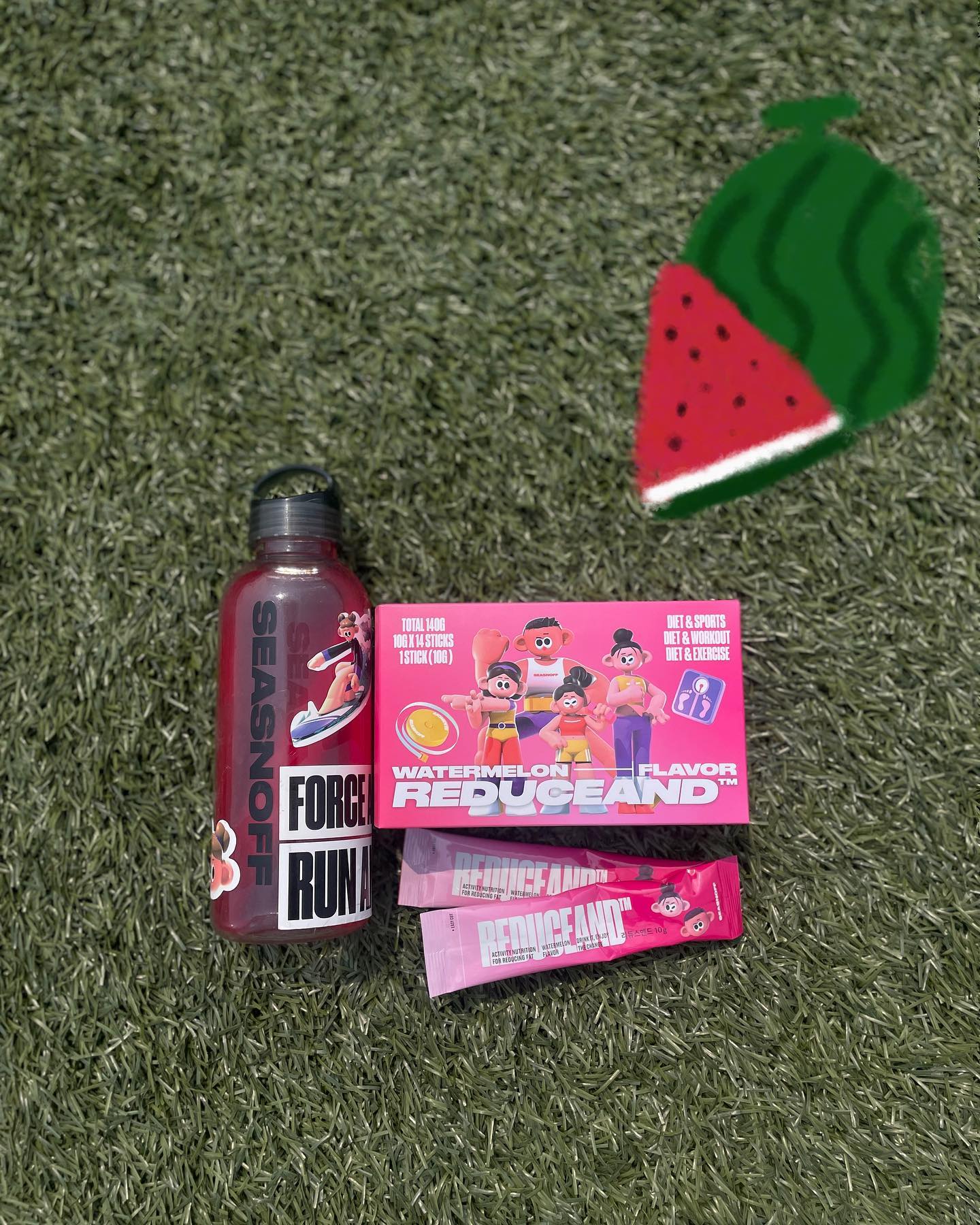seasnoff.active  새로 나온 리듀스앤드🤍
무더운 여름 즐겁고 맛있게 섭취할 수 있는 건강기능식품!! 
수박맛🍉으로 여름 보내기~ •~•

이번 7월은 이 친구와 함께 ❤️

#시즈노프 #런앤드 #시즈노프런앤드
