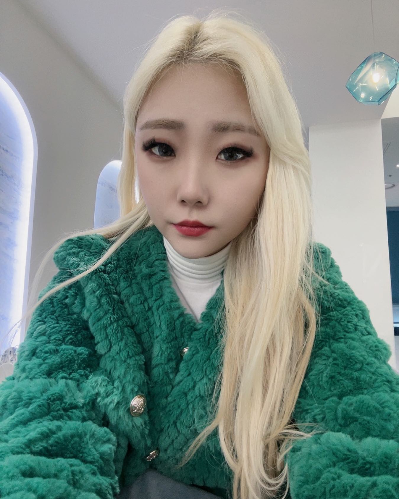 얼태기와서 눈썹 빵꾸내버림.
어때 후달려?!😈