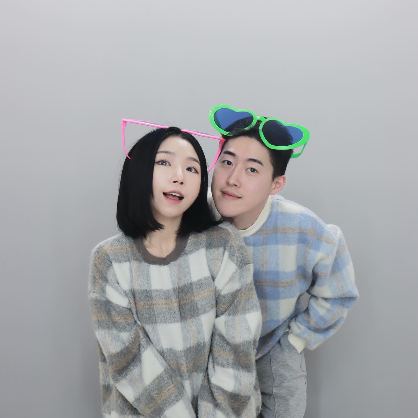 굥일아 꼬부랑 할머니 할아버지되서도 
재밌게 놀자~👨🏻‍🦳👵🏻? 💗🤍

근데 아직까지 둘이 잘 노는거 보니까 
충분 할 것 같ㅇㅏㅋㅋㅋㅋㅋㅋㅋㅋ

#루다맘루다빠 #데이트 

#부부스타그램 #💗 
#커플룩 #시밀러룩