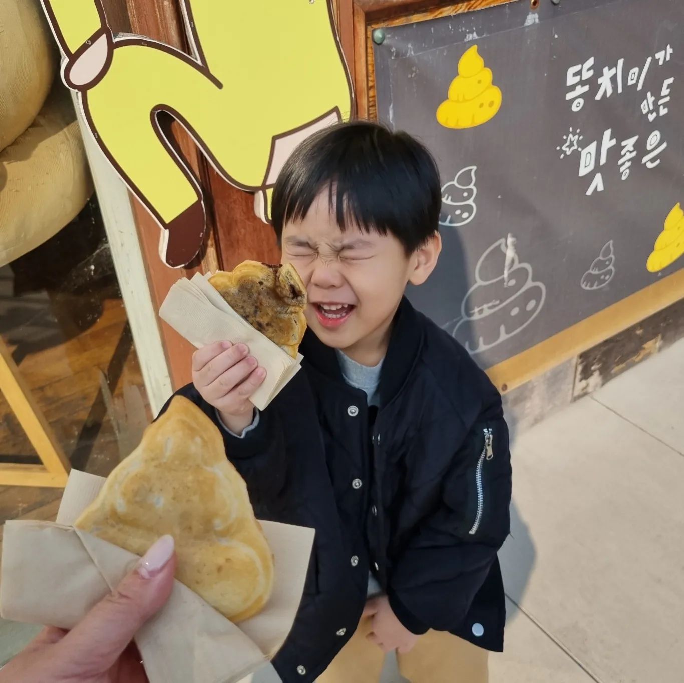 시골쥐들의 서울나들이 🐹
남편이 아들이랑 인사동 가고 싶어했는데 드디어,,ṑṑ

#서울나들이#인사동#똥빵