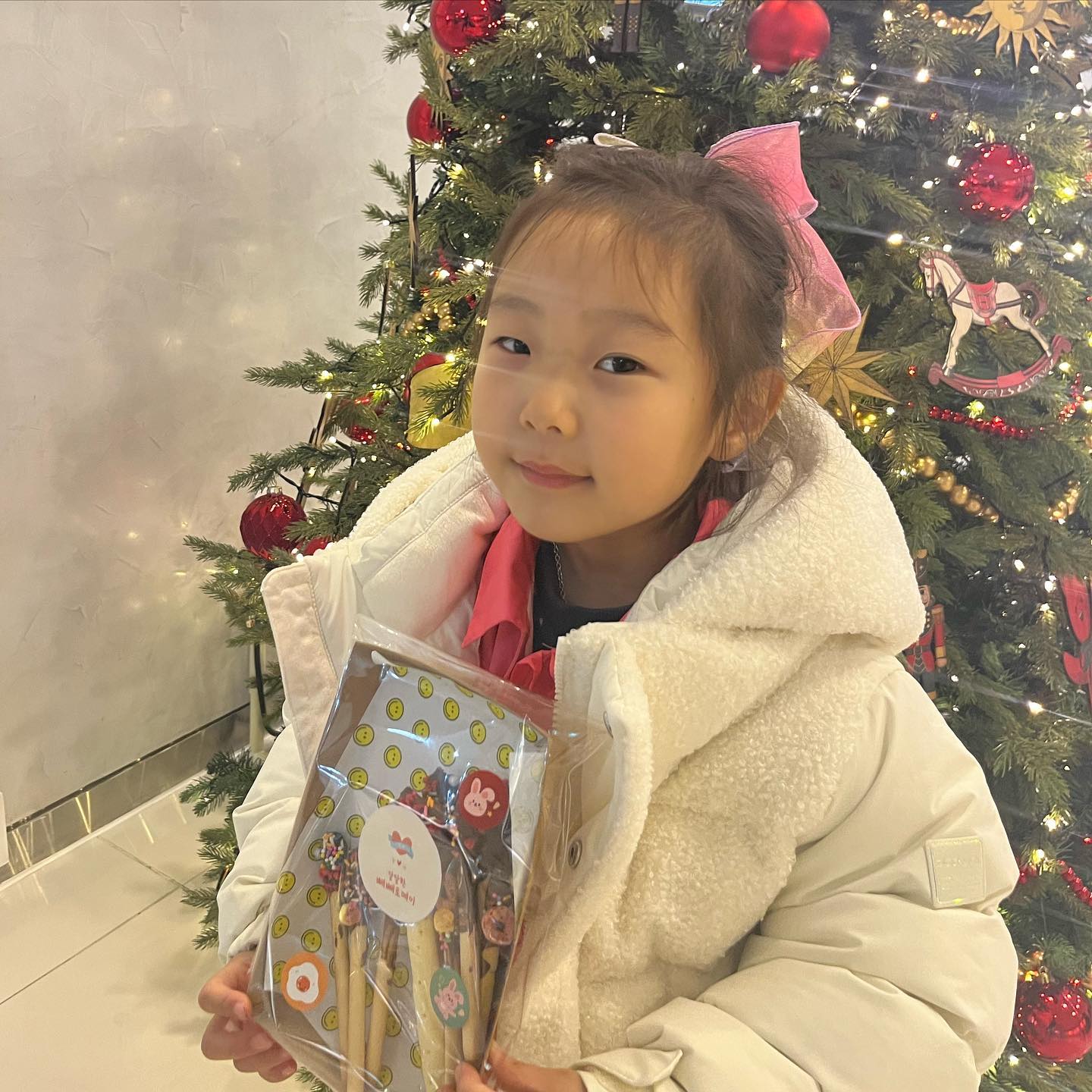 주말 어디가지 고민을 해결해주고 계시는 문센🫶🏻 정말 감사합니다 ㅋㅋ

빼빼로데이라고 빼빼로도 만들고 즐거운 미술활동까지 하면 오전 주말 육아는 해치워서 너무 좋아요👍🏻

그나저나 내일은 또 뭐하지🤔

#문센 #문센데이 #주말육아 #주말육아일상 #키즈쿡 #키즈요리 #키즈요리수업 #롯데백화점울산점 #현대백화점울산점 #울산육아소통 #울산육아 #울산맘소통 #울산맘스타그램 #울산맘일상 #울산맘