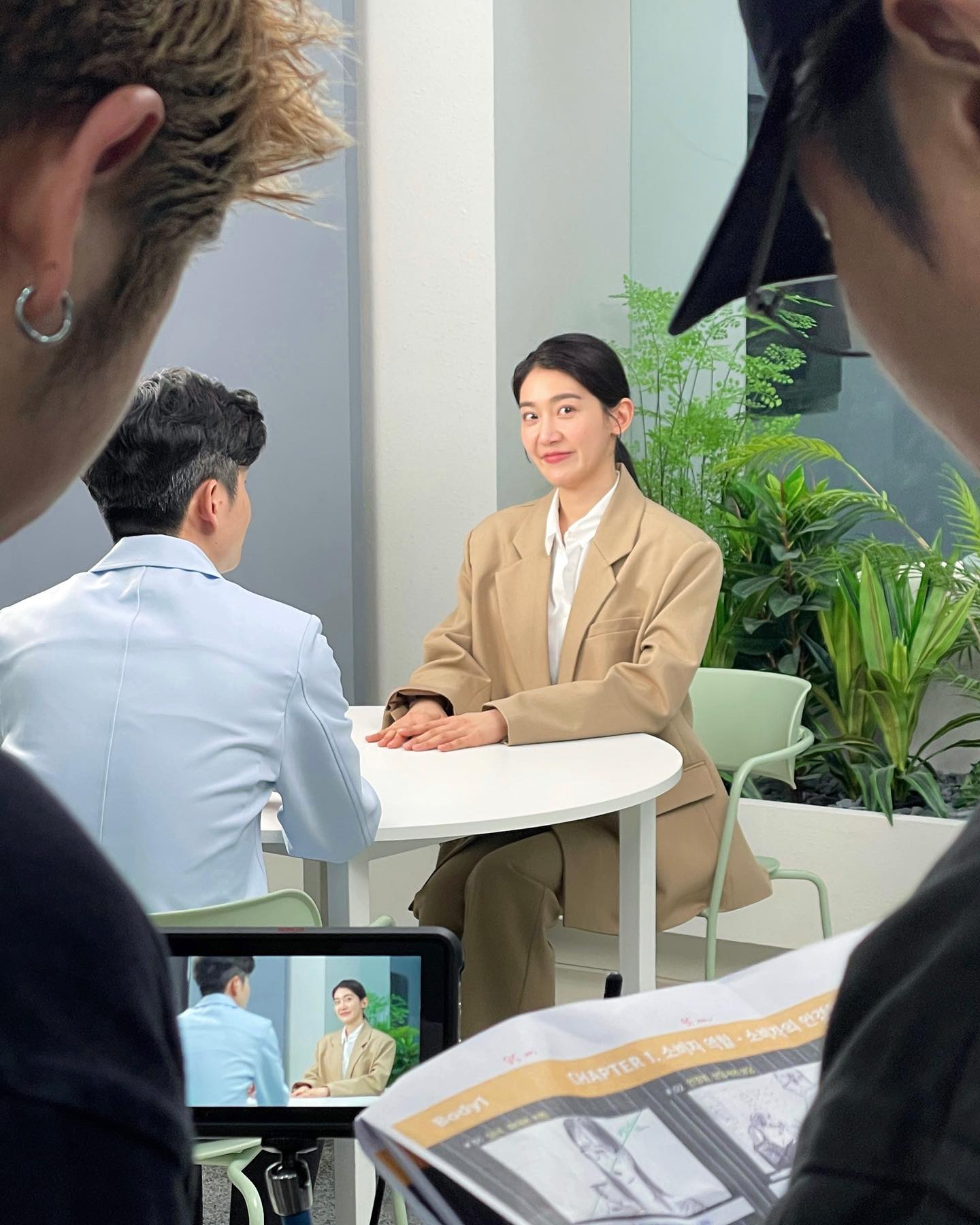 안경쓰기 싫어서 라색했는데
안경쓰구파아앙🥸