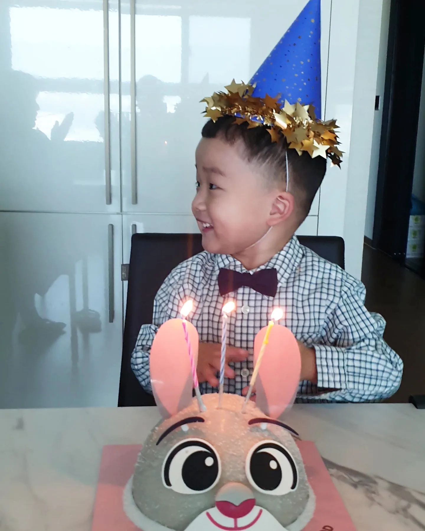 231210

생일축하해🎉

#세번째생일
#201210
#36개월

#아들램
#말년생
#흰쥐띠
#축하해
#사랑해
#instababies 
#instakids
#instacake
#주말그램
#일상기록
#육아일기
#남매맘
#육아맘
#생일
#주토피아
#케이크
#아들
#축하
#생파
#소통
#육아
#추억
#귀욤
#해맑