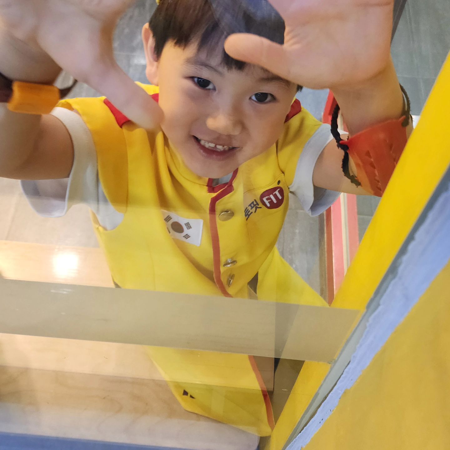 양궁선수🥇🥈🥉

3번의 기회에 10점 을 2번 9점을 1번
총 29점이라며 점수 계산도 잘하는 말랑고양이🐱
오늘도 체험은 4개만 하고 ㅋㅋㅋ
우동세트 먹고 뻥튀기 먹고 핫도그 먹고 슬러쉬 먹고~
먹기만 실컷먹고 이른 퇴장😂

마술쇼보러 고고🚗🚗🚗
.
.
.
#국가대표훈련센터 #종근당락토핏 #킹왕짱 #후쿠오카 #홍보짱 #월간키자니아 #5월의키자니아 #키자니아 kidzania_kor