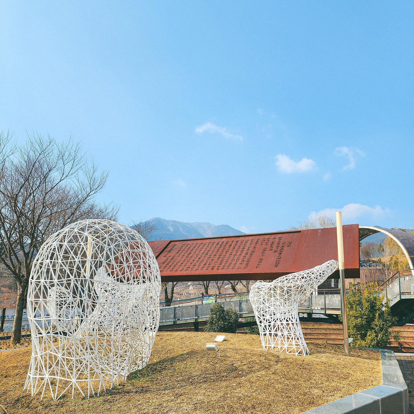 볼거리, 배울거리가 많은 대장경테마파크🤍
아무 정보 없이 그냥 해인사 갔다가 근처라 같이 둘러봤는데
생각보다 더 괜찮아서 좋았던 곳👍🏻
가족 다 같이 가기 좋을 거 같다😄
⠀⠀⠀