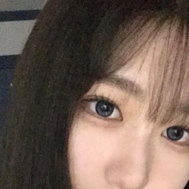 최한울 on Instagram: "#협찬 아이즘 돌링 클로이 블루 완전 인형눈 그 자체.. 직경은 13.3으로 적당한 직경이구요! 몽글몽글하고 멀리서 봐도 반짝반짝해서 너무 맘에 드는 렌즈에요..💙 @winc_app
