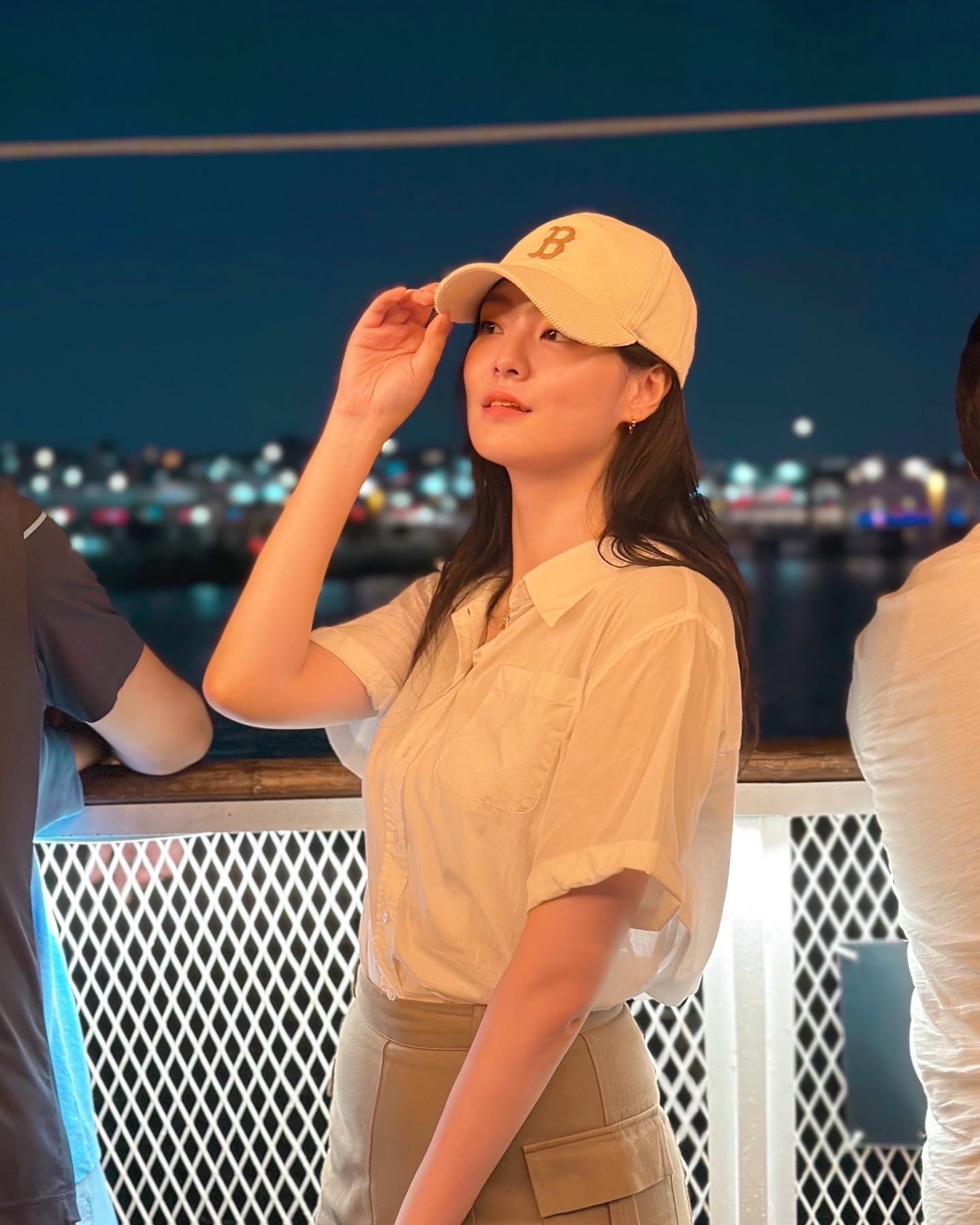 #광고 서울 야경을 가장 가까이에서 볼 수 있는 이크루즈 ✨🌙
특별한 날 화려한 하루를 장식해 줄 한강 데이트 코스 🌉
특히 달빛뮤직크루즈는
선상 위에서 펼쳐지는 감미로운 라이브 공연과
반포대교 무지개분수를 관람하는 특별 코스까지 제공 🌈
다가오는 가을에는 소중한 사람과
여의도 한강공원에서 이크루즈를 탑승해 보세요 🛳️
더 자세한 정보는 프로필 링크에서 확인할 수 있습니다
.
.
.
#이크루즈 #이랜드크루즈 #여의도유람선 #여의도이랜드크루즈 #여의도한강공원 #한강데이트 #한강데이트코스