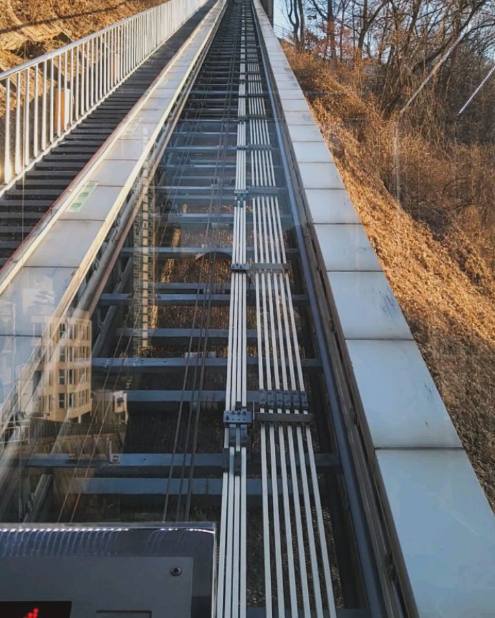 남산을 참 많이도 다녔었는데,
이런 남산오르미가 있는줄 몰랐다..!
남산오르미타고 남산돈까스먹고 남산에오르다
.
.
#남산 #남산투워 #n서울타워 #서울타워 #namsan #남산타워
