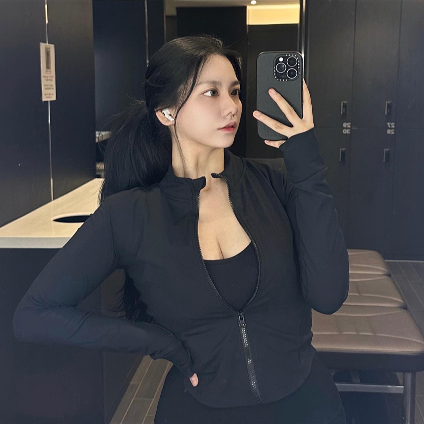 올릴까 말까 고민하다 올리기
.
.
.
.
.
.
.
.
.
.
#데일리 #셀피 #셀스타그램 #강남 #청담 #압구정 #헬스타그램 #운동하는남자 #운동하는여자 #운동스타그램 #팔로우 #맞팔 #좋아요 #인친 #daily #selfie #selstagram #followforfollowback #follow #followme #fff #likeforlikes #like4likes #l4likes