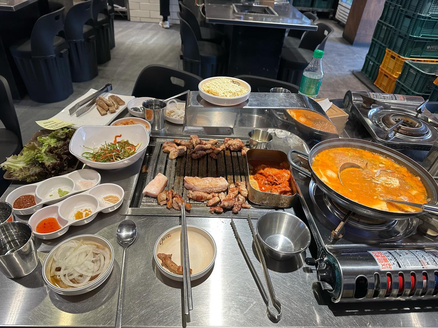 .
#오늘아님 #11월어느날 #다마식당 #숨케이크카페