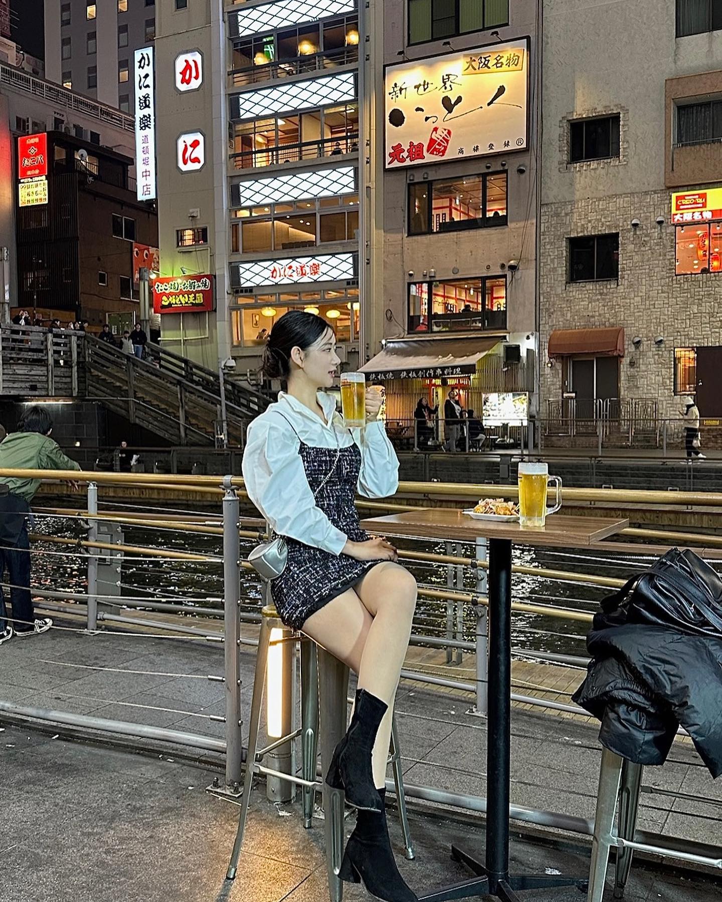잊힐만할 때 올리는 여행 사진🙈🙉
도톤보리에서 맥주는 꼭! 먹어주자구요🍻