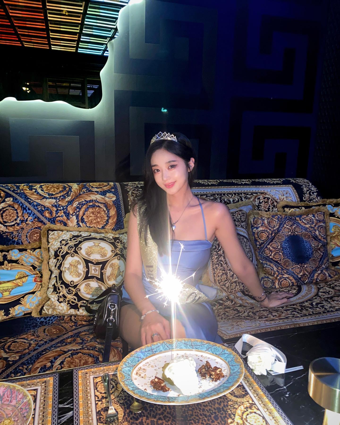 친구들이 준비해준 생일파티,,✨✨💕 너무너무 고맙고 행복했자나🥹
메종한남은 역시 사랑이구 😭🦋
인생샷 너무마니 찍어서 릴스로 한번더 기록해둬야겠어요😇💙

생일 축하해주신 분들 감사합니다 덕분에 이번 생일도 진심으로 행복하게 보냈어요☺️✨👼🏻