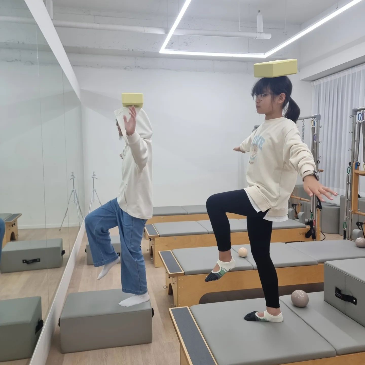 키즈 필라테스 레슨 담아봅니다 밸런스 놀이로 재미는 UP👍

#원주운동할곳 
#원주필라테스 
#원주혁신도시운동