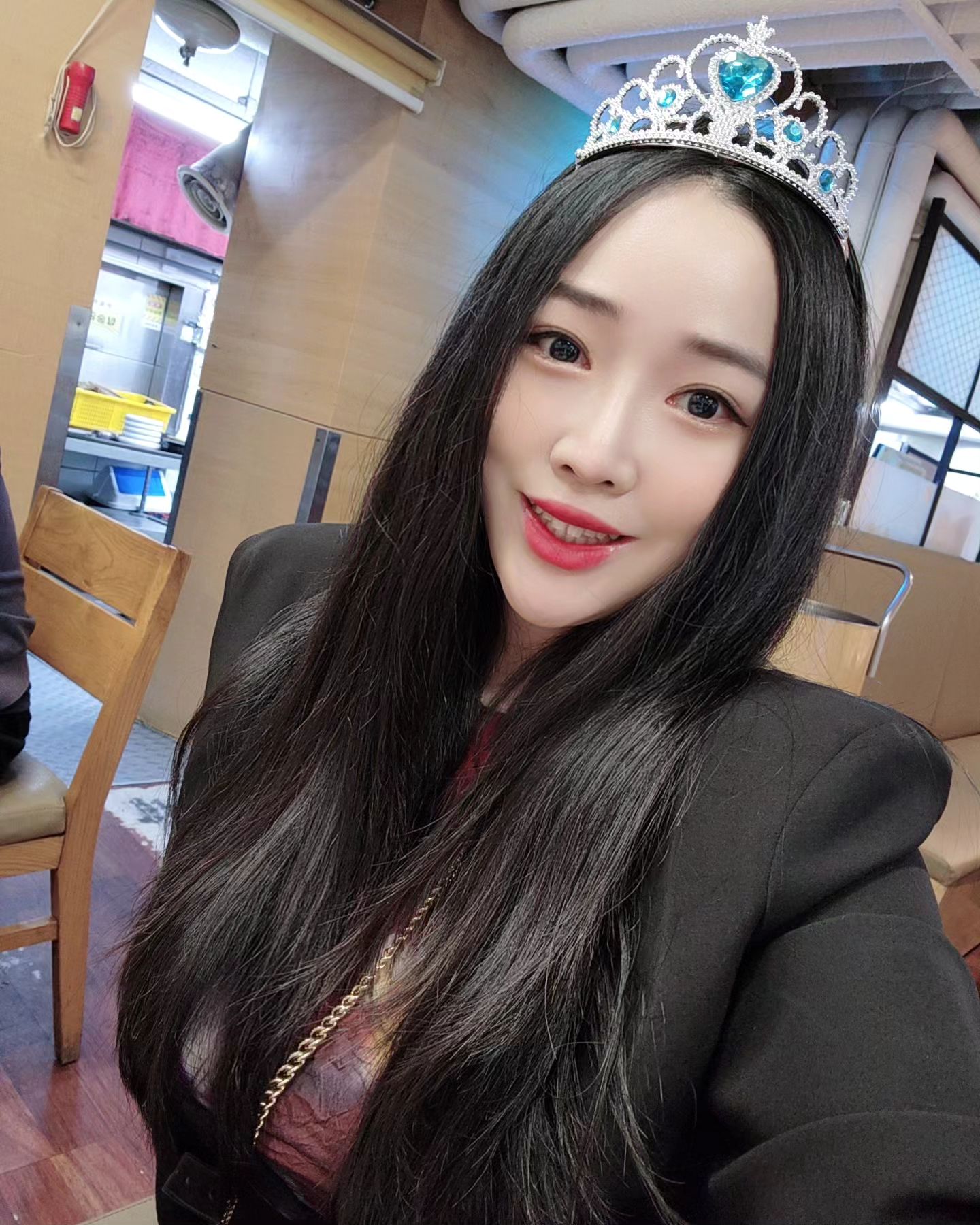 드디어 다히가 나에게 맘을 열기 시작했다🙈

아끼는 티아라까지 주다니 감동인걸!
.
.
.
.
.
.
.
.
.
.
.
.
. #selfie#셀스타그램#얼스타그램#유튜버#크리에이터#일상#소통#맞팔#팔로우#follow#followback#daily#오오티디#ootd  #selca #selstagram #influencer #follow4followback #followbackalways