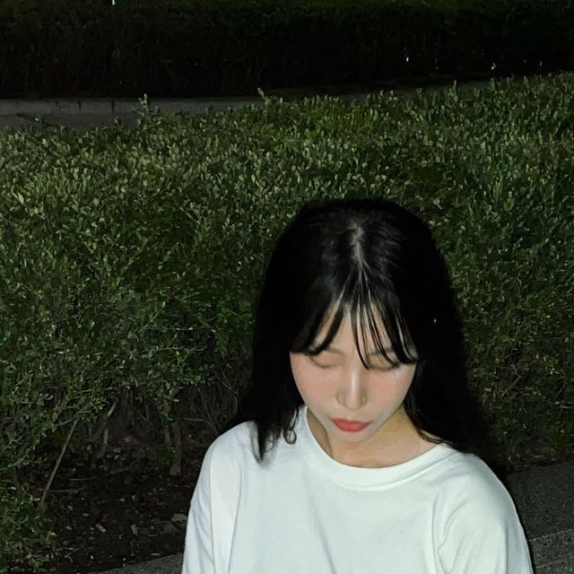 다하나 on Instagram: "깔끔한 디자인에 보풀도 잘 일어나지 않는 반소매 👕 여름 내내 휘뚜루마뚜루 입고 다녀야지 . #광고 #스탠다드에러 #스탠다드에러반팔티 # 남여공용반팔티 #세미오버핏