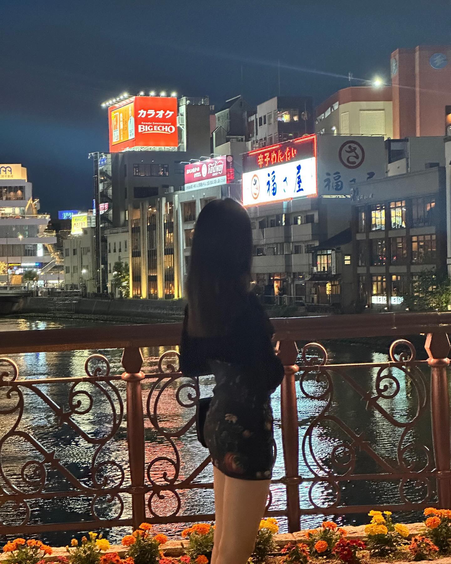 일본여행
나카스 포장마차 가는 길 (넘예쁨..✨)
나카스 포장마차 (분위기는 좋지만 너무 창렬이다..)
식당이랑 리얼 이자카야 (다먹고 나중에 이런 곳 갔는데 훨씬 더 좋았다)
이치란 라멘 본점에서 먹은 이치란라멘 (10단계도 그렇게 안매움 신라면보다 좀 더 맵고 불닭보다 안매움)
반가운 한국어
야옹