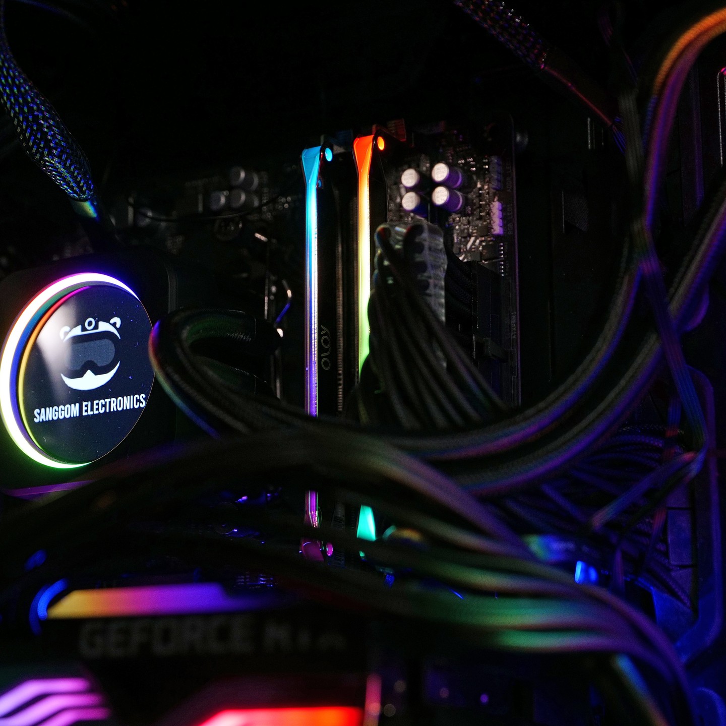 올로와이 DDR5-6000 CL32 BLADE RGB MIRROR 리뷰 하이닉스 A다이로 만든 튜닝 램 메모리
.
자세한 리뷰는 프로필 링크에서 보실 수 있어요.
.
''이 리뷰는 위클리포스트로부터 지원받아 제작하였습니다.'
.
#DDR5, #램, #메모리, #올로와이, #BLADERGBMIRROR, #oloy, #튜닝램, #6000MHz, #CL32