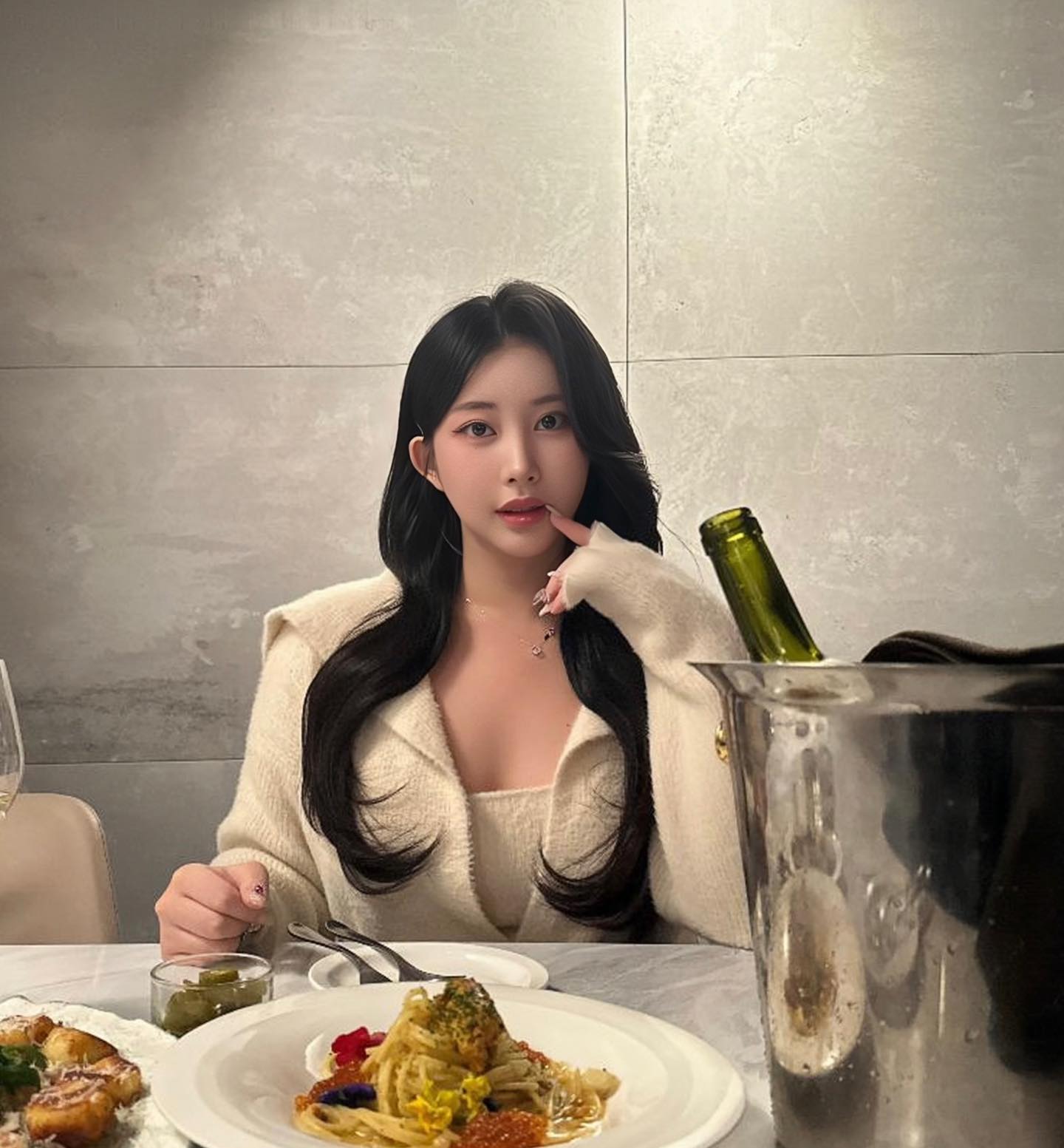 #sponsored#hide방배 
방배동 카페골목에 인스타감성 낭낭한 뇨끼맛집 !
우니파스타랑 마요관자 뇨끼 다 존맛,,🤍
데이트 코스로 강추,,,,🤍🫶🏻🤍