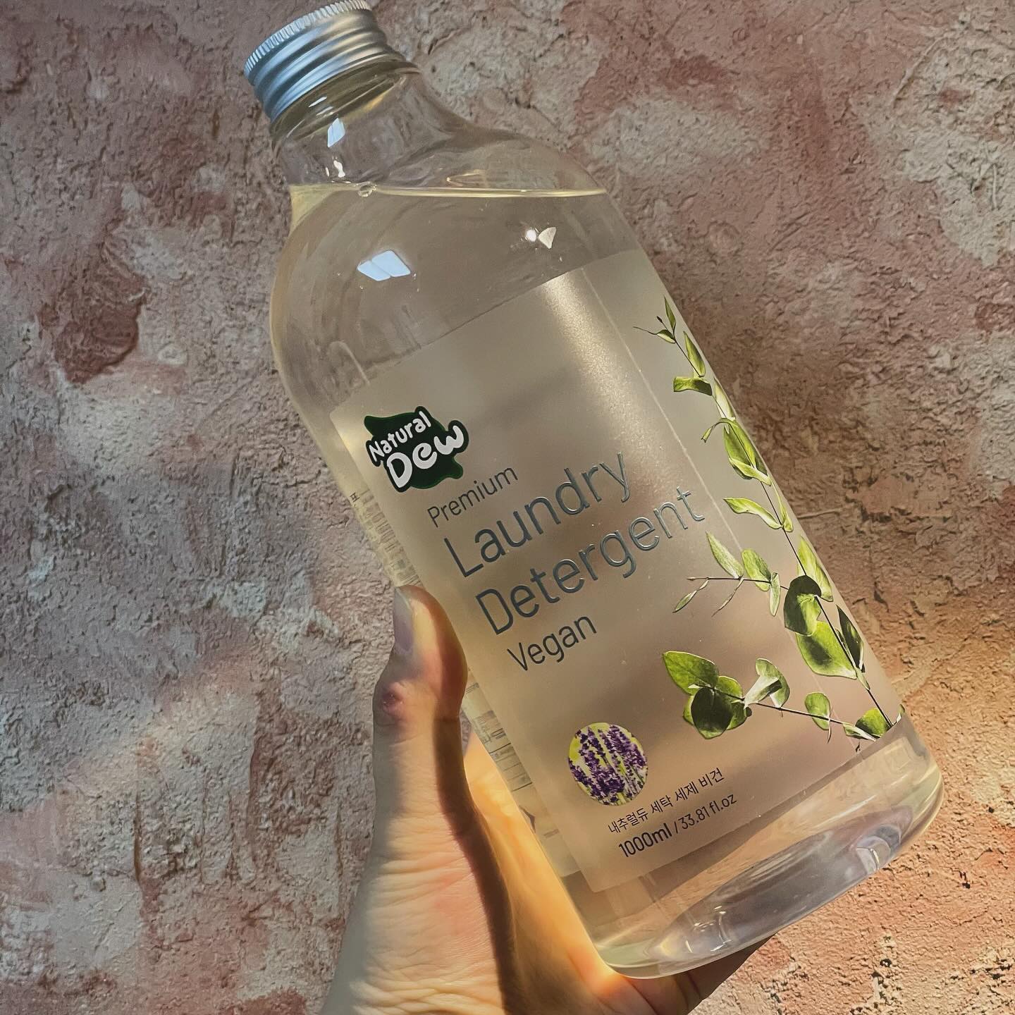 세탁력이 우수하면서도 피부에 순~한
내츄럴듀 비건 세제!!👍👍👍

섬유유연제 필요없이 세제 하나로 퉁!

신생아 부터 어른 까지 온가족이
함께 사용 가능한 고농축세제❤️

- 적은양으로도 충분한 세정이 가능!!
- 10년 이상 찐팬들에게 사랑받아온 브랜드
- 은은하고 상쾌한 향기~
- 1000ml 에 1+1 이라서 지금 딱 구매 해야함
- 파워효소와 유연기능의 2중 효과
- 유해물질 8종 걱정없는 순함
- 실내건조 가능
- 독자적인 식물성 성분으로 부드러운 마무리감 선사
- 뻗뻗한 빨래없이 엄청난 세정력을 담아냄

세제 하나로 피부가 편안해지는
느낌을 느끼게 해준 인생 세제~ㅎㅎ

꼭 사용해보길~👍👍👍

https://link.coupang.com/a/bmAJyA

#세탁세제
#세탁세제추천
#아기세탁세제
#아기세탁세제추천
#신생아빨래세제
#신생아빨래
#유아세제
#유아세제추천
#액체세제추천
#액체세제
#아기액체세제추천
#액체세탁세제
#액체세탁세제추천
#내추럴듀
#내추럴듀세제
#비건유연제
#실내건조세제
#유연제필요없는세제