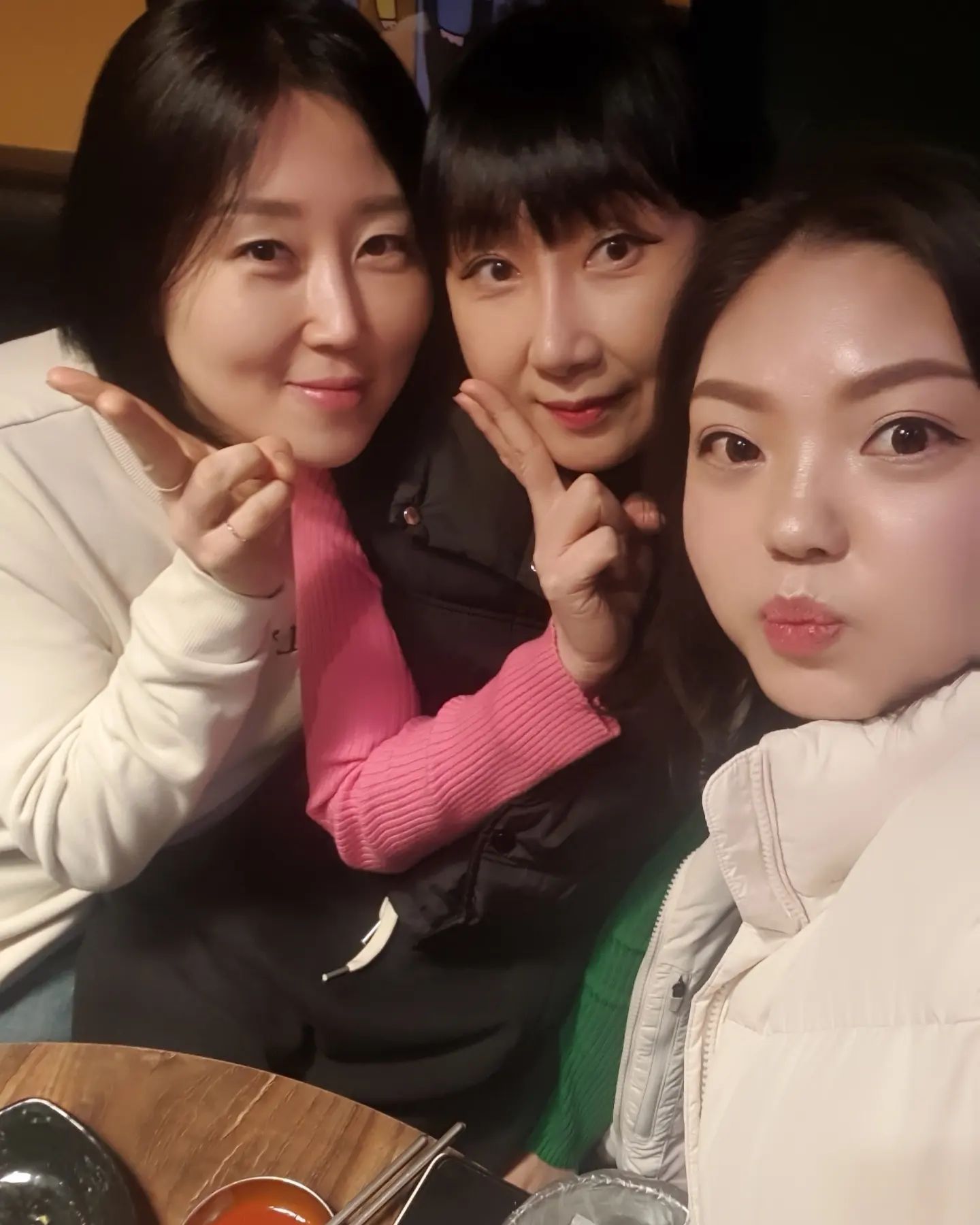 간만에 울 이쁭엉냐들이랑♡
과메기 꼬막 그뒤론 사진없음ㅋㅋㅋㅋ
기억도없는건 안비밀ㅋㅋㅋㅋㅋㅋㅋ

#서블리맘 #여늬 #맛난거 #앗싸포차 #만취 #기억은어디에? #술스타그램 #일상