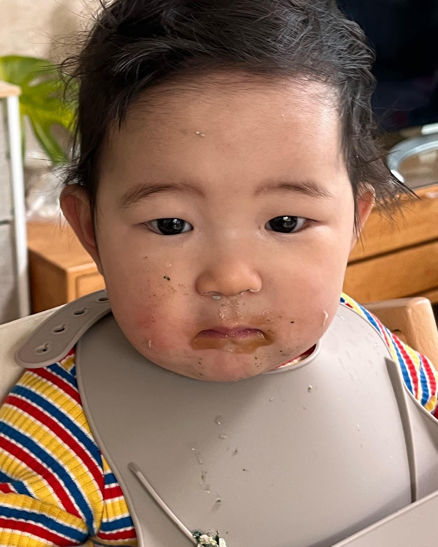 :

+𝟮𝟲𝟰𝗱𝗮𝘆𝘀

#피드박제

전쟁같은 이유식타임,,,

입은 하난데 얼굴전체에 난리쓰
앙다문입,더이상 안먹겠다는 굳은 의지

요즘 귀여움 터지는#8개월아기 
#아랑해🤍