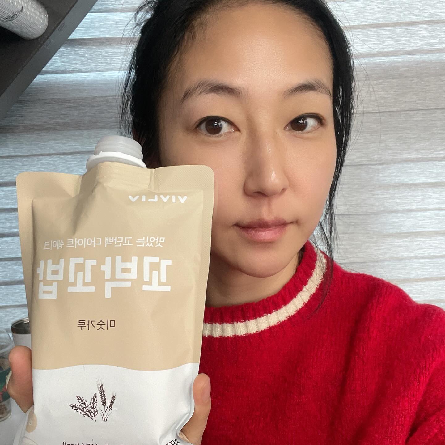 #협찬

요즘 비브리브 꼬박꼬밥 쉐이크덕에
너무 맛있게 배부르게 마시고 먹고
운동하고 있어요
혼자 운동할때는 정말 많이 도움이 됐더
유투버 심으뜸운동으로 많이 했는데
먹는것까지 이렇게 맛있을줄이야!!

우유나 두유를 부어 섞우 마시면
씹히는 맛과 포만감 너무좋더라구요
오늘도 수영전에 마셨는데
넘 좋아여
간편하게 마시는 꼬박꼬밥하세요

#단백질쉐이크 #꼬박꼬밥 #다이어트 #일상#운동
#수영#헬스#식단#쉐이크다이어트