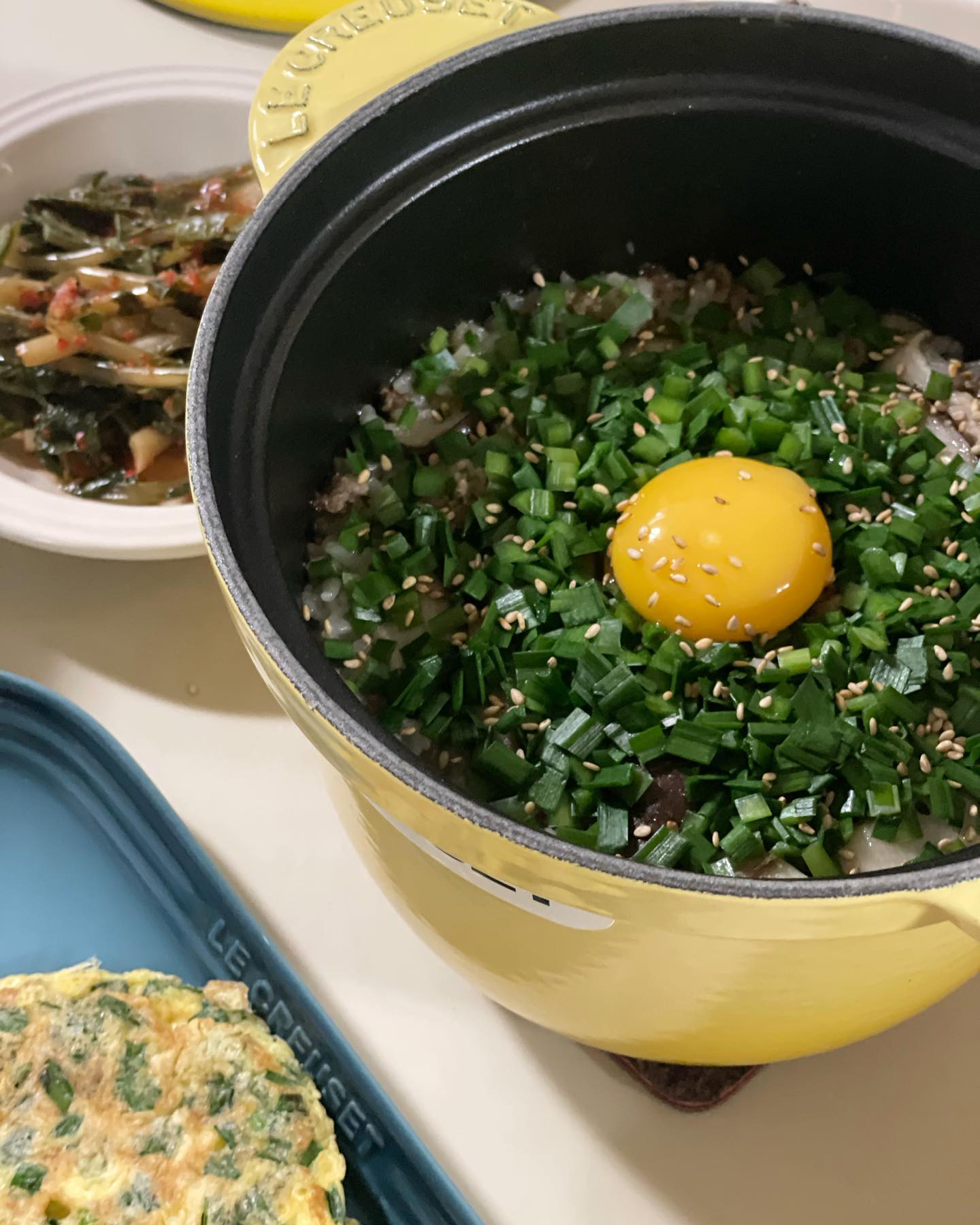 오랜만에 햇지네 밥상
소불고기 솥밥❤️

뜨끈뜨끈 솥밥해먹으면 얼마나 맛있게요
쓱쓱 비벼먹으면 꿀맛이고여
이재이도 오빠도 아주 잘먹었지💚

앞으로 자주 해먹어야지
굴밥도 해먹고 콩나물밥도 해먹고
스테키솥밥도 해먹어보아야디

#햇지재연그리고반짝✨ #햇지네밥상