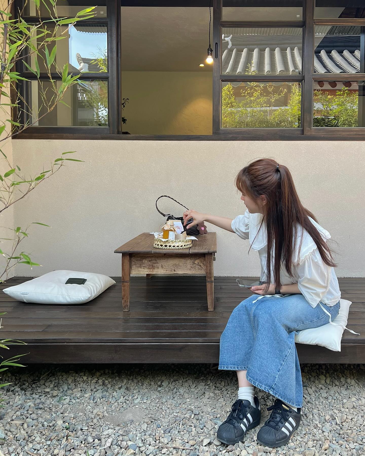 오픈 날 다녀왔던 Cafe Ashi 🕊️
고즈넉한 분위기의 한옥이 인상 깊고 
특히 호박우유가 너무 내 스타일이였던 다양한 디저트까지🫶🏻

경주 오면 꼭 가야할 카페 생겼다!
ashi_gyeongju #카페아시