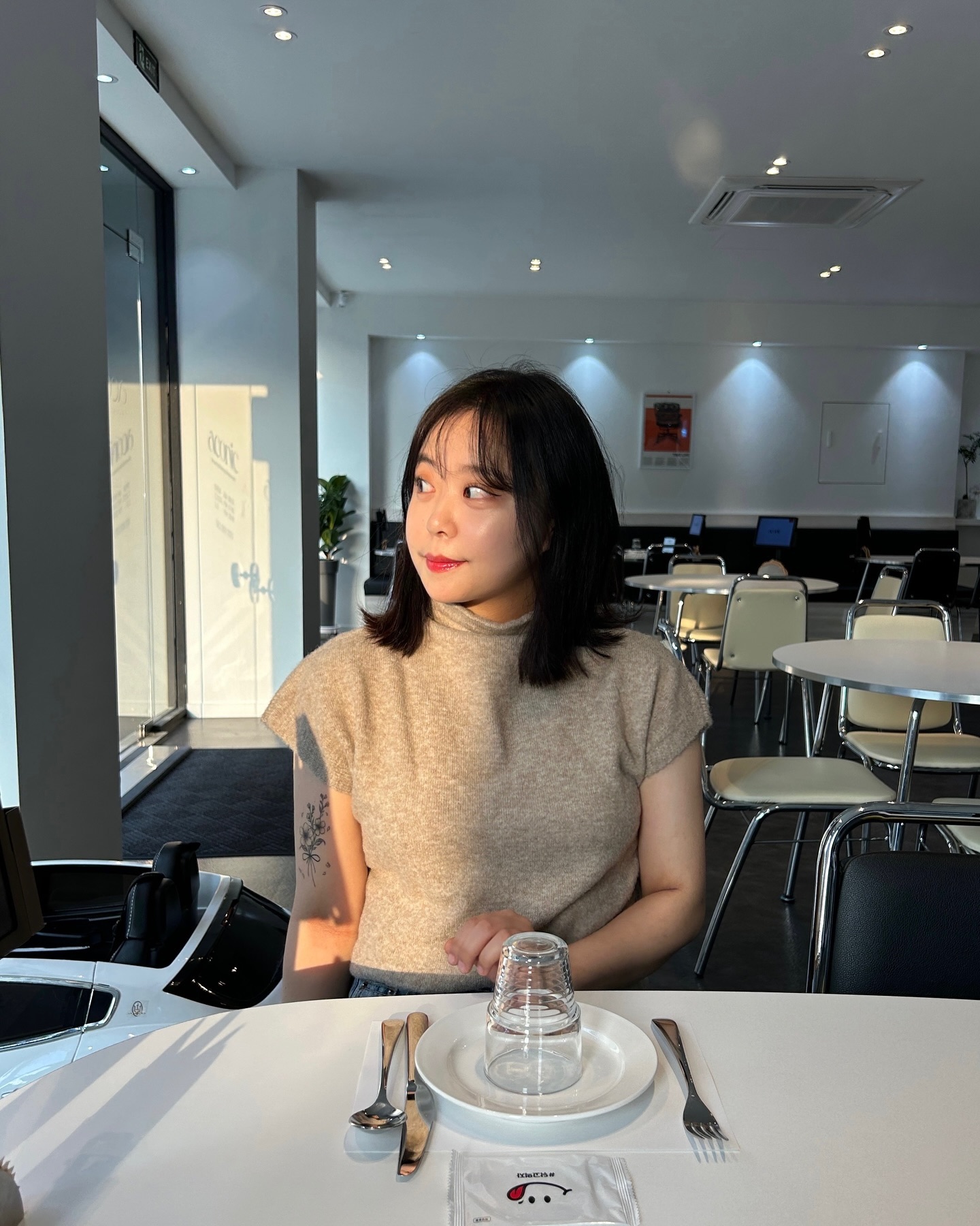 수완지구 브런치&다이닝 레스토랑 맛집 #협찬 aconic__ 
⠀
수완지구에 생긴지 얼마안된 어코닉에 다녀왔어용 ʕ¨̮ʔ
근데 식전 빵부터 맛있으면 우쨔..? 네이버 예약 초코쿠키도 맛있어 .. ⠀
⠀
보통 양식음식 먹으러가면 느끼하고 물려서 손이 잘 안가는데 어코닉 파스타랑 필라프는 갓김치가 들어가서 느끼함을 잡아주고 스테이크 고기또한 질기지 않고 부드러워서 너무 좋았다 ᡣ𐭩⠀
⠀
🪧어코닉⠀ ⠀
 광주 광산구 수완로14번길 17 1층⠀
 •09:30-21:00⠀
 •0507-1473-7074⠀
⠀
#어코닉 #수완지구 #수완지구맛집 #브런치카페 #다이닝레스토랑 #광주맛집 #수완지구양식 #수완지구양식맛집 #광주 #광산구맛집 #광주광산구맛집 #광주레스토랑 #양식맛집 #광주맛집추천