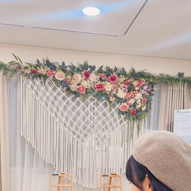 여행 / 운동 인플루언서 샤니ෆ on Instagram: "#광고 @_knotsoo 20년지기 친구랑 우정팔찌 만들고왔어요 🥹 실팔찌라서 쉬울줄알았는데 생각보다 어렵더라구요? 근데 한번 배워오니까 이제 재료