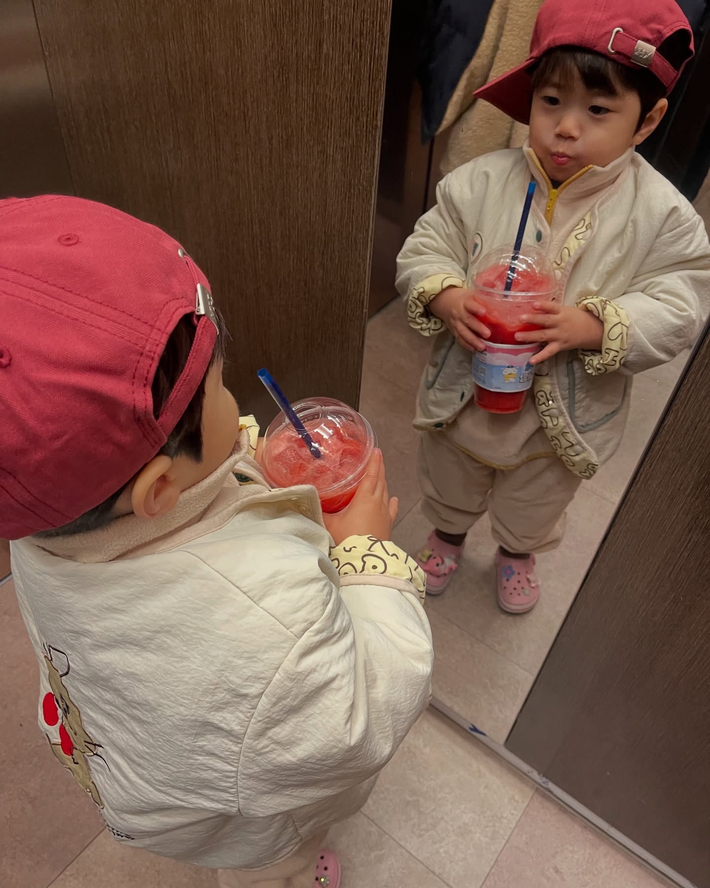 🐯_D+974

최애 딸기쥬스먹으며

자아도취🍓