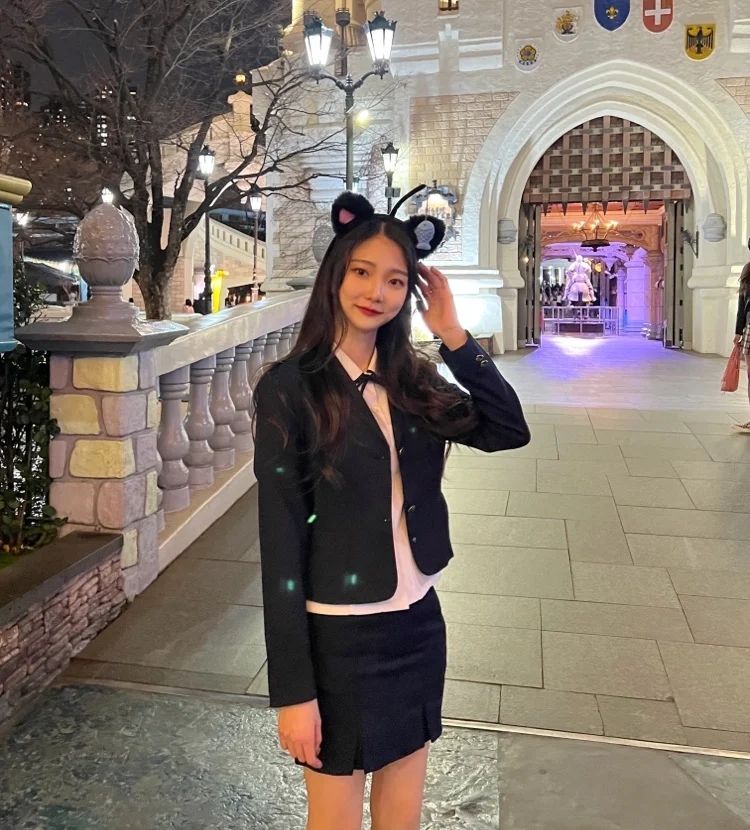 🫠 교복입고 롯월 뿌셔버리기 눈치게임 성 공 🤍.
.
.
.
.
.
.
#롯데월드 #교복 #눈치게임성공 #좋아요반사 #맞팔 #팔로우 #셀피 #셀카 #팔로우미 #데일리 #잠실 #석촌호수 #놀이공원 #디엠 #인친 #선팔맞팔 #fff #lotteworld #tflers #ootd #likeforlikes #followme #followforfollowback #instagood #f4l #photooftheday