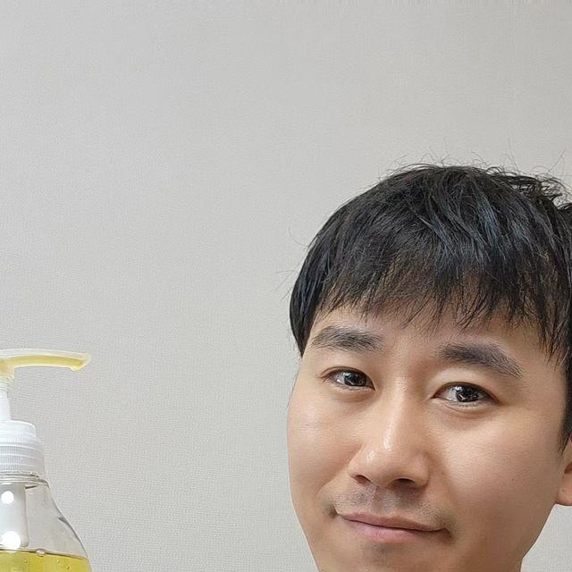 서병문 on Instagram: "#협찬 여러분 혹시 '하수오'라고 들어보셨나요? 중국에서는 산삼과 같이 3대 명약으로 알려진 약초라고 하는데요! 하수오 이름의 뜻은 탈모에 좋고 흰머리가 검어지는 효
