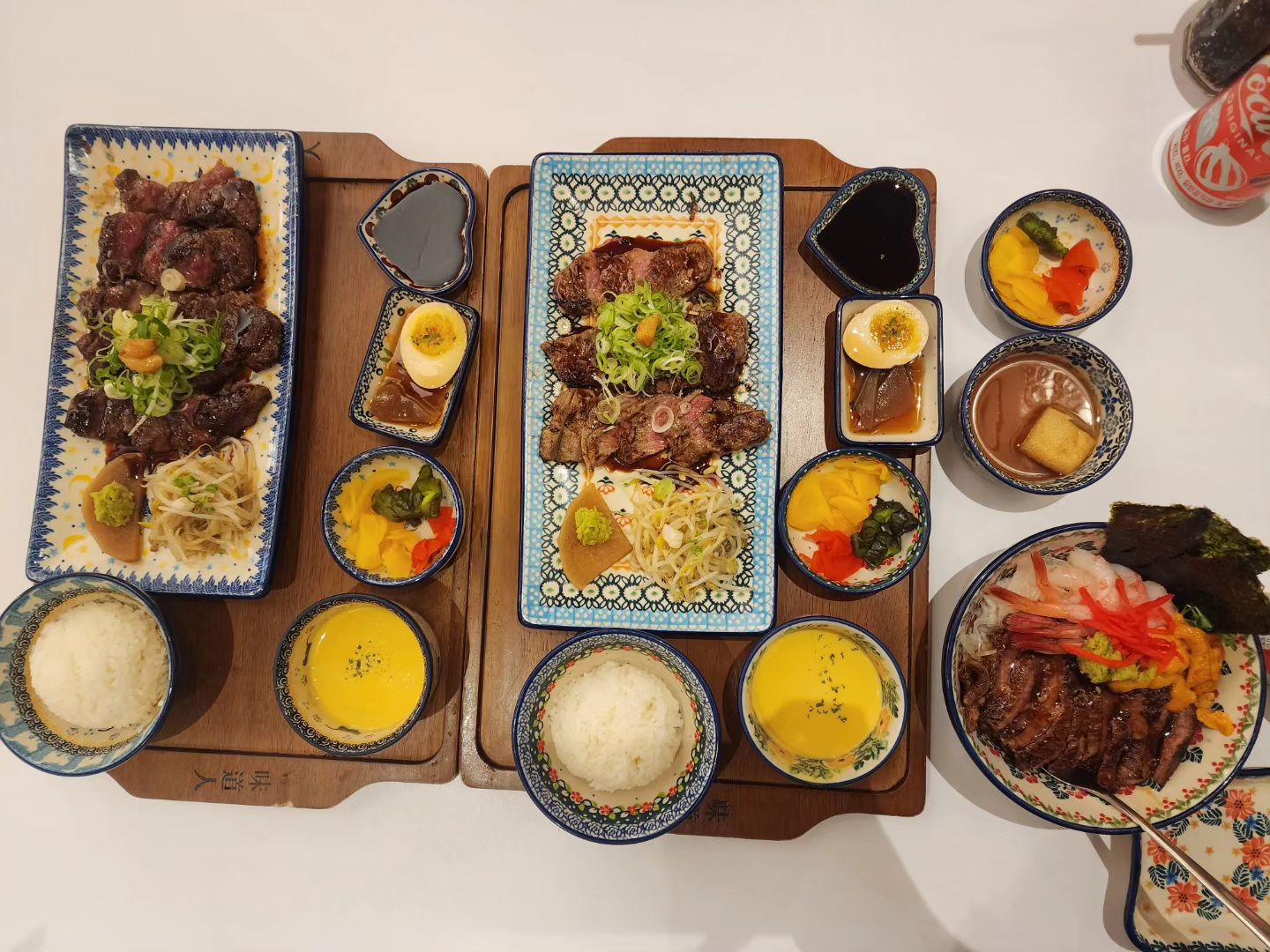 일본식 집밥스타일 >_<

간만에 잘 차려진 밥상 받은 기분이라 기부니가 좋았당
양은 많지 않은편. 
입 짧은 나한텐 딱 좋았음 ㅋㅋ

호박스프는 맛없다.. 개선이 필요해...

#수원역맛집 #미도인 #디너한정메뉴실화냐 #런치한정메뉴품절개빠름
